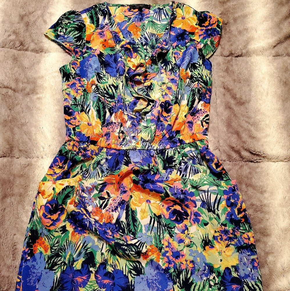 Jessica Simpson dress 👗  with pockets 😍